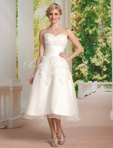 Corte A Organza Hasta la Rodilla Escote Corazón Vestido de Novia